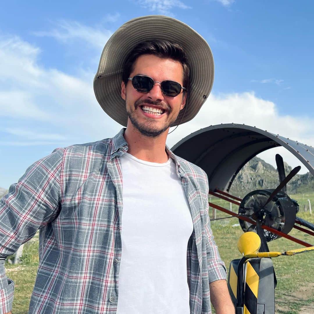 Berk Atanのインスタグラム：「Tatil sezonu 🤩」