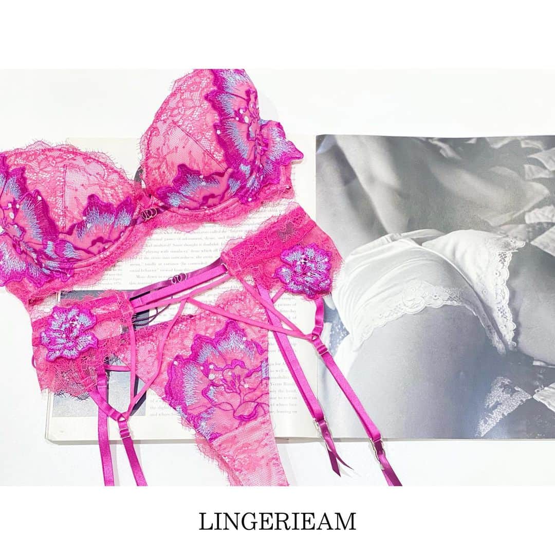Ravijour渋谷109店のインスタグラム：「💗💗💗  【LINGERIEAM】 #アルタイルグラマーアップブラ  ¥13,750(税込)〜  size : B65〜G75 color : Black・Pink・Mustard  #アルタイルショーツtバック  ¥6,490(税込) /  size :S・M  #アルタイルサイドレース単品ショーツチーキー  ¥5,885(税込) /  size : S・M  #アルタイルガーター  ¥7,975(税込) / ONE SIZE  #RAVIJOUR#ラヴィジュール#ravijour#LINGERIEAM#渋谷109 #人気商品 #人気#ピンク#pink #セクシーランジェリー」