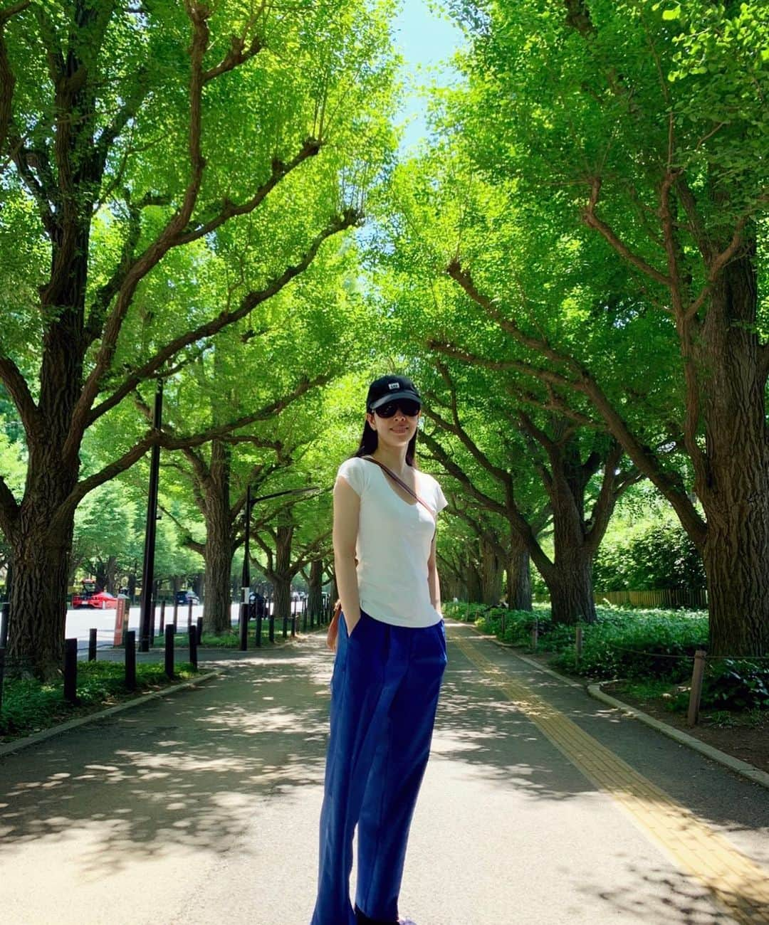 日高大地のインスタグラム：「日曜日のお散歩🌿🌿 気持ちの良い季節！ 素敵な日曜日を😊」