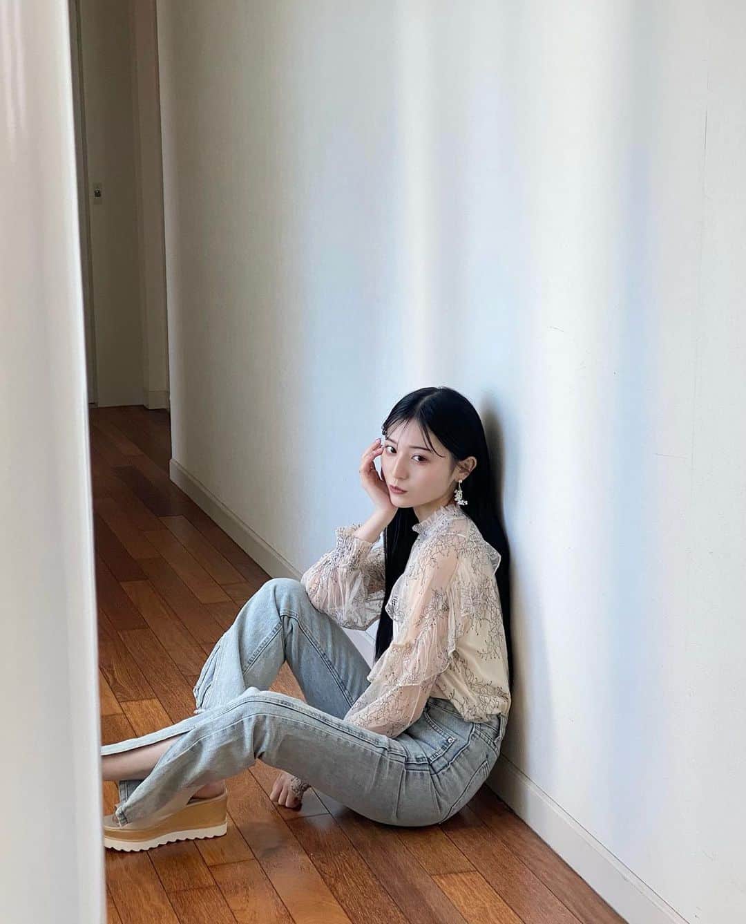 吉井美優のインスタグラム：「. オフショット 🐈‍⬛🎶」