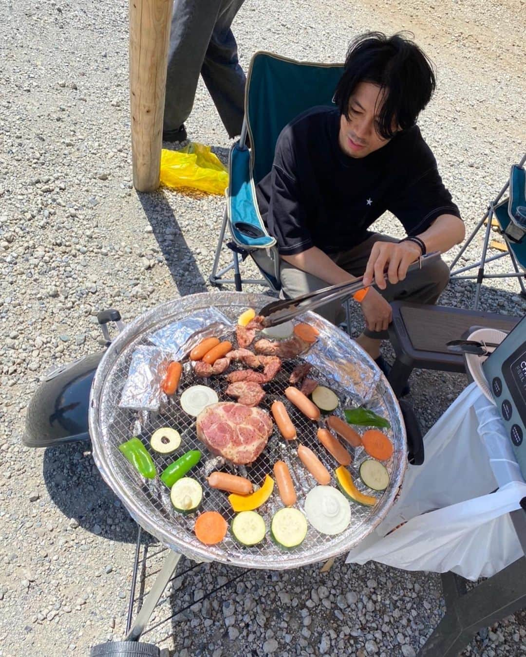 藤田朋生のインスタグラム：「久しぶりの投稿なのに、BBQを楽しんでしまったのだ。  今週はライブなのだ。 音楽をみんなに届けるのだ。  #goodwarp」