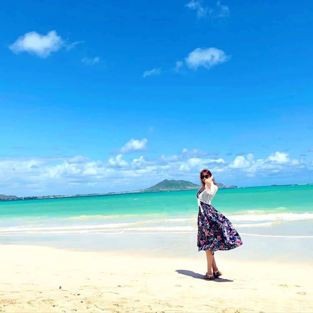 ゆーちゃんさんのインスタグラム写真 - (ゆーちゃんInstagram)「『自分の周りに否定から入る人を置かない』 これはママが教えてくれたこと☺︎  ママと行くココは毎年☀️  スマホ調子悪くてiPadから過去投稿🤣🫶  #過去pic  #Hawaii #hawaiilife #lanikai  #beach」5月29日 21時45分 - yurina_era999
