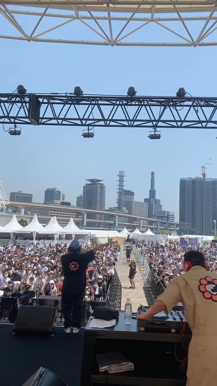 ZEN-LA-ROCKのインスタグラム：「この週末、森道市場、KOBE MELLOW CRUISE共に最&高の極みで完全に夏を感じました🥹🌞🌈 まだまだ色々な現場ありますので、諸々気を付けた上で是非ご参加下さいませせせっ 皆様お疲れ様っした🙏🏽🙏🏽🙏🏽 . . . #kobemellowcruise #みんなの夏 #fncy #zenlarock #grina #鎮座dopeness #活気が戻る街」