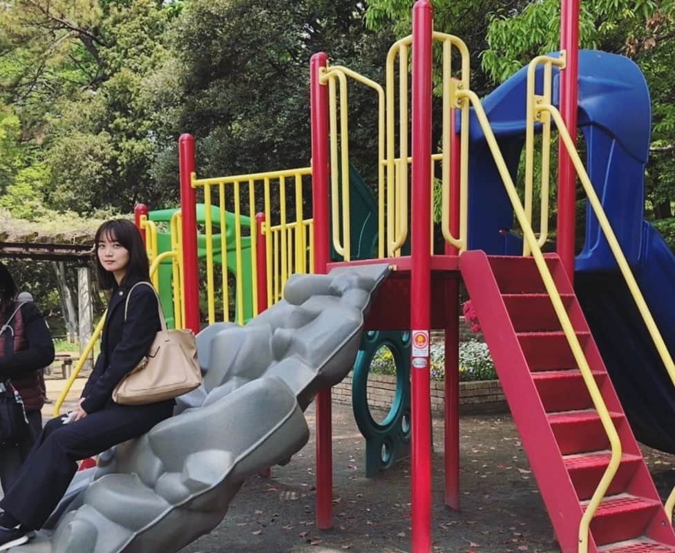 深川麻衣 のインスタグラム：「毎日暑くなってきましたね…☀️ 今日の東京は30度超えだったと聞いてびっくり😳 皆さんも水分補給大切に、 熱中症お気をつけてください！」