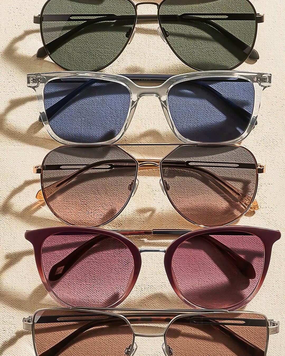 fossilのインスタグラム：「We’ve got it made in the shade😎 Which pair is your fave? #FossilSummer」