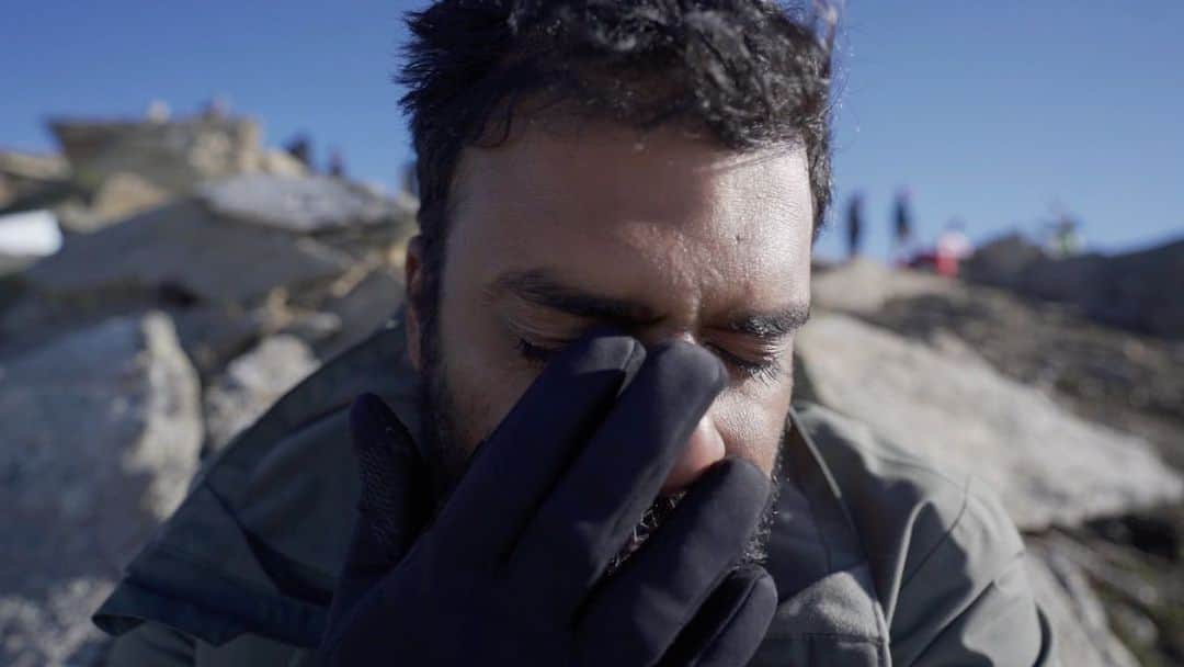 Abhinav Chandelのインスタグラム：「I wanted to record a happy message, but the moment I sat in front of the camera at Bali Pass, I just couldn’t stop crying, I kept crying for almost 5-10 mins.  I don’t know what it was, if it was the happiness of finally making it there, or the relief of breaking a barrier in my mind.  What started as a fun adventure, became a roller coaster of emotions, as I fell sick midway, at one point my oxygen dropped to mid sixties for a few hours before recovering well, having barely eaten any food, I recovered enough to give it a push when the option of giving up was also available.  And it wasn’t just being there, well that actually meant a lot for going on this trek had been a wish for 2-3 years now and I always kept delaying it, knowing the difficulties I might face.  It was my first proper big trek, since I got Covid, so I wasn’t sure if last 1000 meters were meant for me the moment my easily walking up the slopes turned into venturing ahead with a body that had fallen sick.  For 20 hours before I reached the pass, I barely even spoke, faced splitting headaches, nightmares everytime I closed my eyes, and those moments of loneliness in white landscape as I stood outside my tent alone at around 1 am, the night before we pushed for the pass, vomiting.  But I’m glad I made it, and descended as well. And as I write this I’m still wondering, what really made me cry so much.」