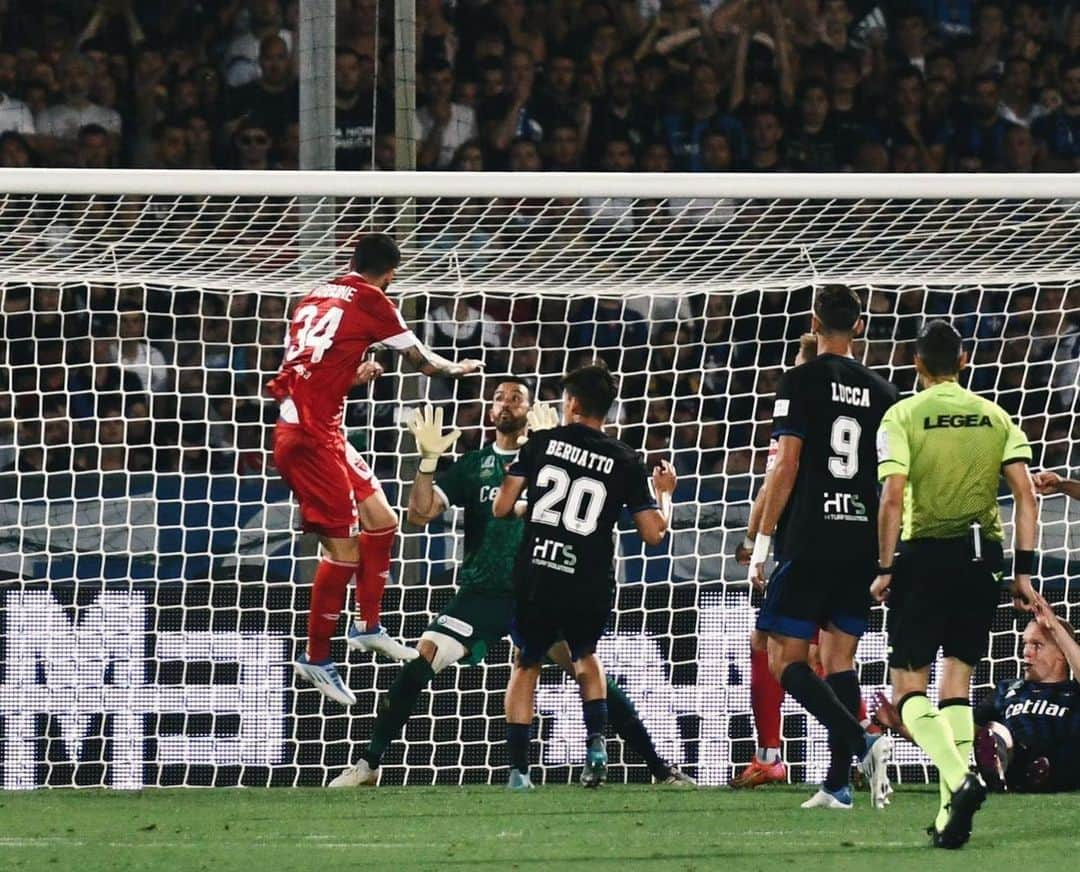 ルカ・マッローネのインスタグラム：「SERIE A ⚪️🔴」