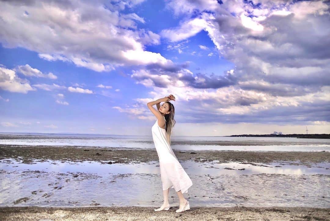 美咲あいりのインスタグラム：「⛅️🤍✨」