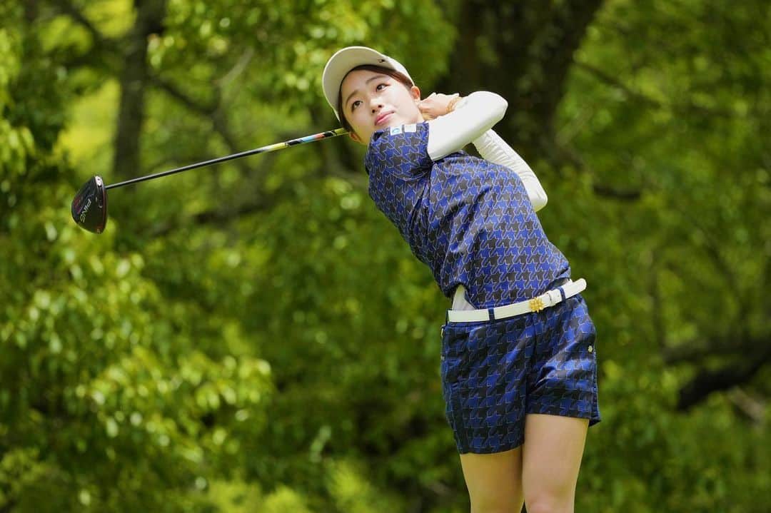 鬼塚貴理のインスタグラム：「. マイナビネクストヒロインゴルフツアー第4戦 Sky Hybrid Ladies Cup 69で2位Tでした✨ 結果的にあと一打だったけど、安定したゴルフができてきて次に繋がると思っています✨ 次戦も頑張ります！ #マイナビネクストヒロインゴルフツアー @nhgt_official  . お気に入り登録も増えて嬉しいです！ありがとうございます💙」