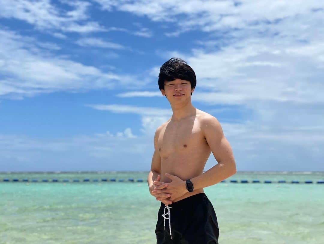 すしらーめん《りく》のインスタグラム：「23歳になりました。 祝ってくださった方ありがとうございます！！ 23歳も楽しむぞー！ #誕生日　#合成感がすごい」