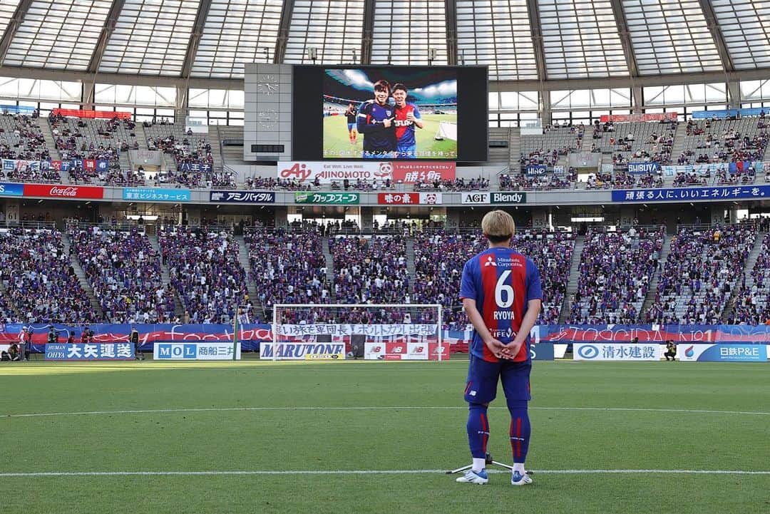 小川諒也のインスタグラム：「FC東京での7年半、最高でした！ でっかくなってきます！ あと1ヶ月よろしくお願いします！ #fctokyo #小川諒也」