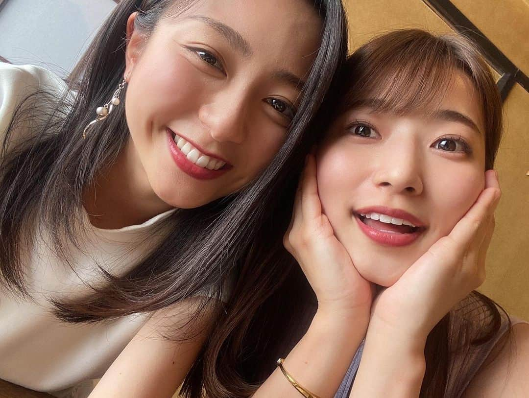 安藤萌々さんのインスタグラム写真 - (安藤萌々Instagram)「先日いきなり予定がハマって会えた、みなみと💗🔥彼女の歌声と、笑い声が大好きです！  それぞれ仕事の時間がバラバラで会えない事が多いので、貴重なパワーチャージ時間になりました☺️ 今週も頑張りましょ〜！💪🏾  #佐久間みなみ #安藤萌々  #アナウンサー  #2020年入社 一緒に #面接練習 したんですよー #就活  #思い出  写真の時のみマスクを外して近づきました」5月30日 18時32分 - momo_ando_ex