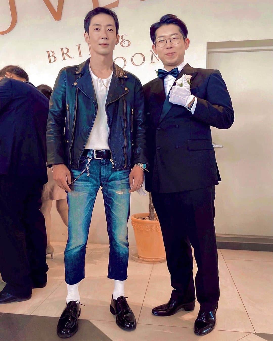 ダリ のインスタグラム：「타임라인 호러브 뮤직비디오 감독 비디오그래퍼 아삼, 우리 상윤이 @asam_vg  행복해^^ 결혼 축하한다리~🤵‍♂️❤️👰‍♀️」