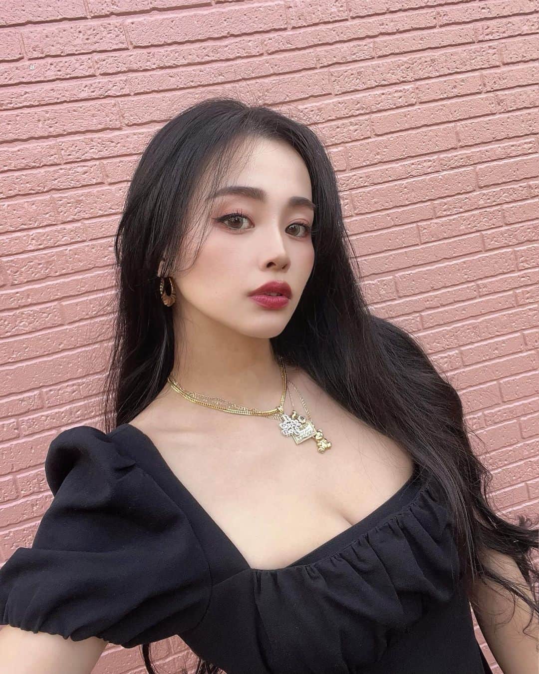 のインスタグラム：「. やっほゆみだよ🌼 先週は色んな仕事があって関東予選とかもあってわくわく楽しかったー🥹💗💗💗 その前に肌のメンテナンスしてもらったんだ☺️🌼 . いつもありがとうございます💗💗💗 @sbeautyclinic  . . #エスビューティークリニック #美容外科 #肌改善 #毛穴レス #美肌 #痩身 #アンチエイジング #整形外科」
