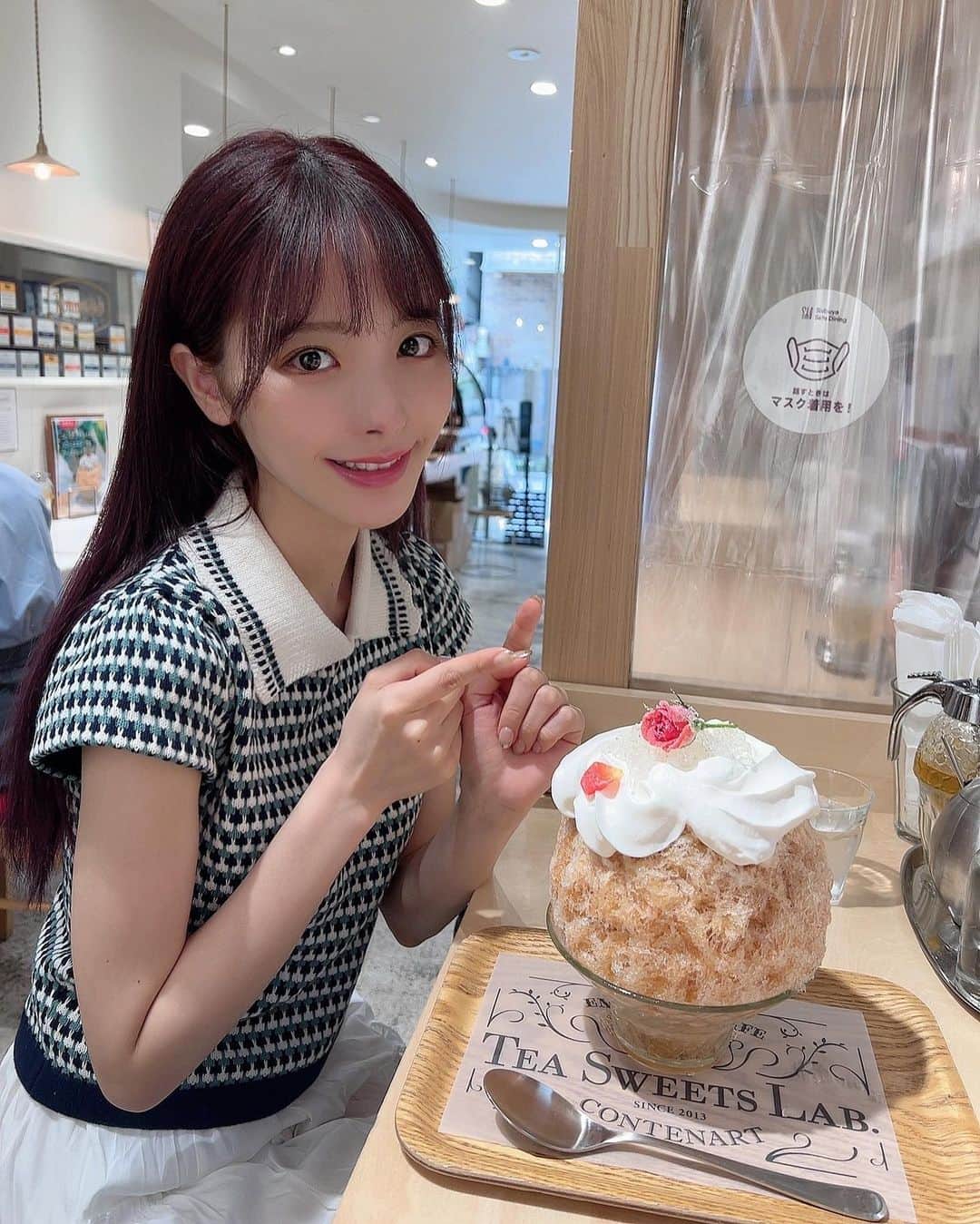 のインスタグラム：「🌹  ・ローゼンテーミットブルーテン2022  さっぱり優雅な一杯でした🍧  #ティースイーツラボコンテナート #代々木　#かき氷  ─────── tops  31 Sons de mode skirt  ANOTHER S」