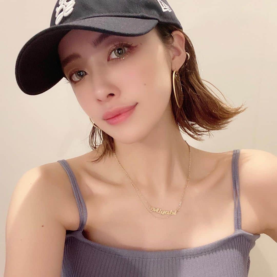 夏焼雅のインスタグラム：「🌞🏄‍♀️🌈 夏に向けてお肌のケアしてますか〜？？ 以前も紹介したミュゼの脱毛キャンペーンが明日で終わってしまうので最後に滑り込みでご紹介です👙 自分でカミソリとかでケアすると綺麗になったと思いきや… お肌を傷つけて毛穴の黒ずみの原因になっちゃう事があります、、💦 サロンならプロの方が丁寧にやってくれるから安心して任せられるので、自己処理より断然サロンをおすすめ！！ 細かい所まで意外と男性達は見てるみたいよ〜！笑🤭  ミュゼについての質問などあればコメントやDMしてね🍓」