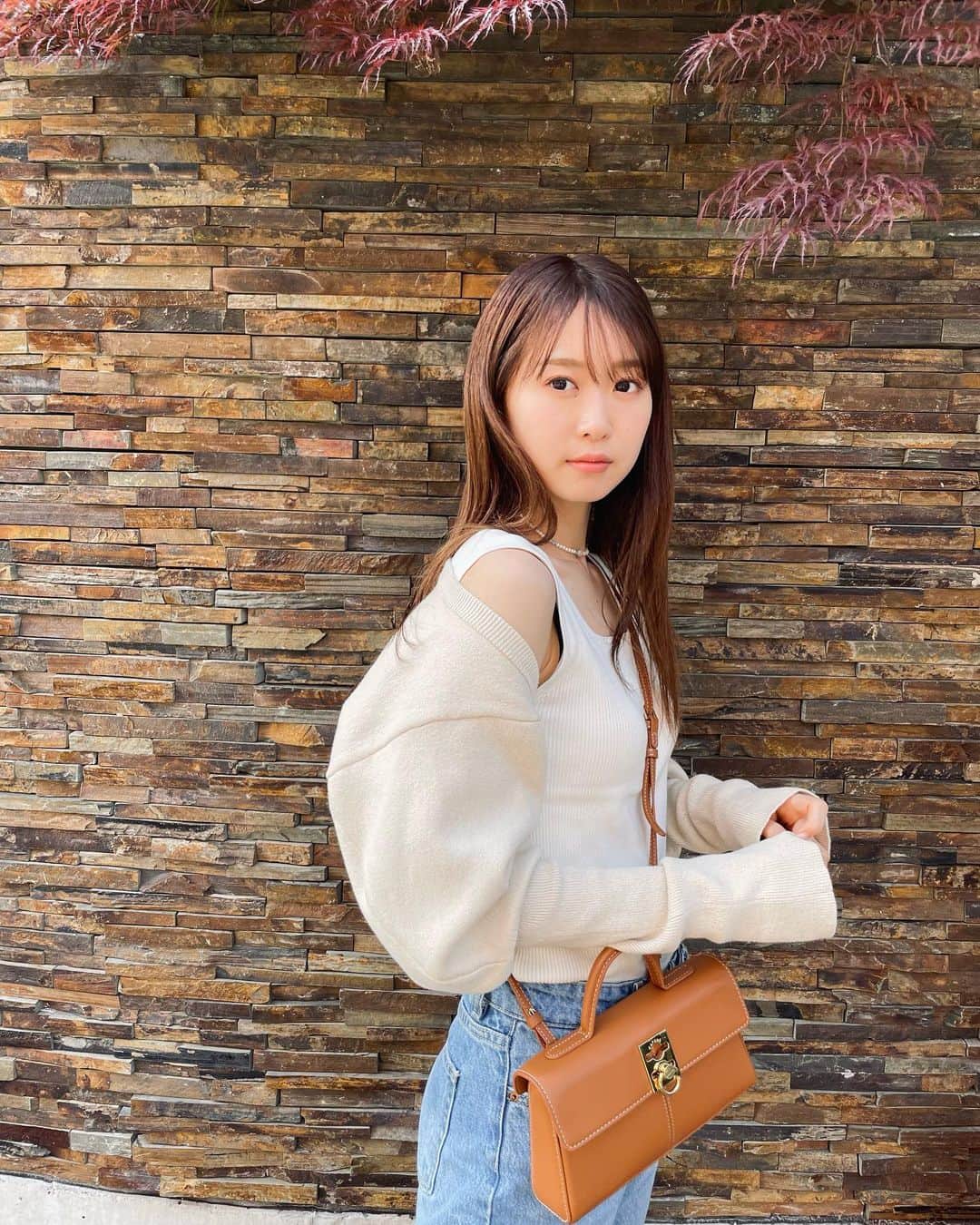 芹澤優のインスタグラム：「・  ソーキュートすぎる🤍 色と形が天才可愛い！、、  @cafune.official  #mycafune #カフネバッグ　 #今日は素敵なお知らせを聞いて #心の中がドキドキトキメキです」