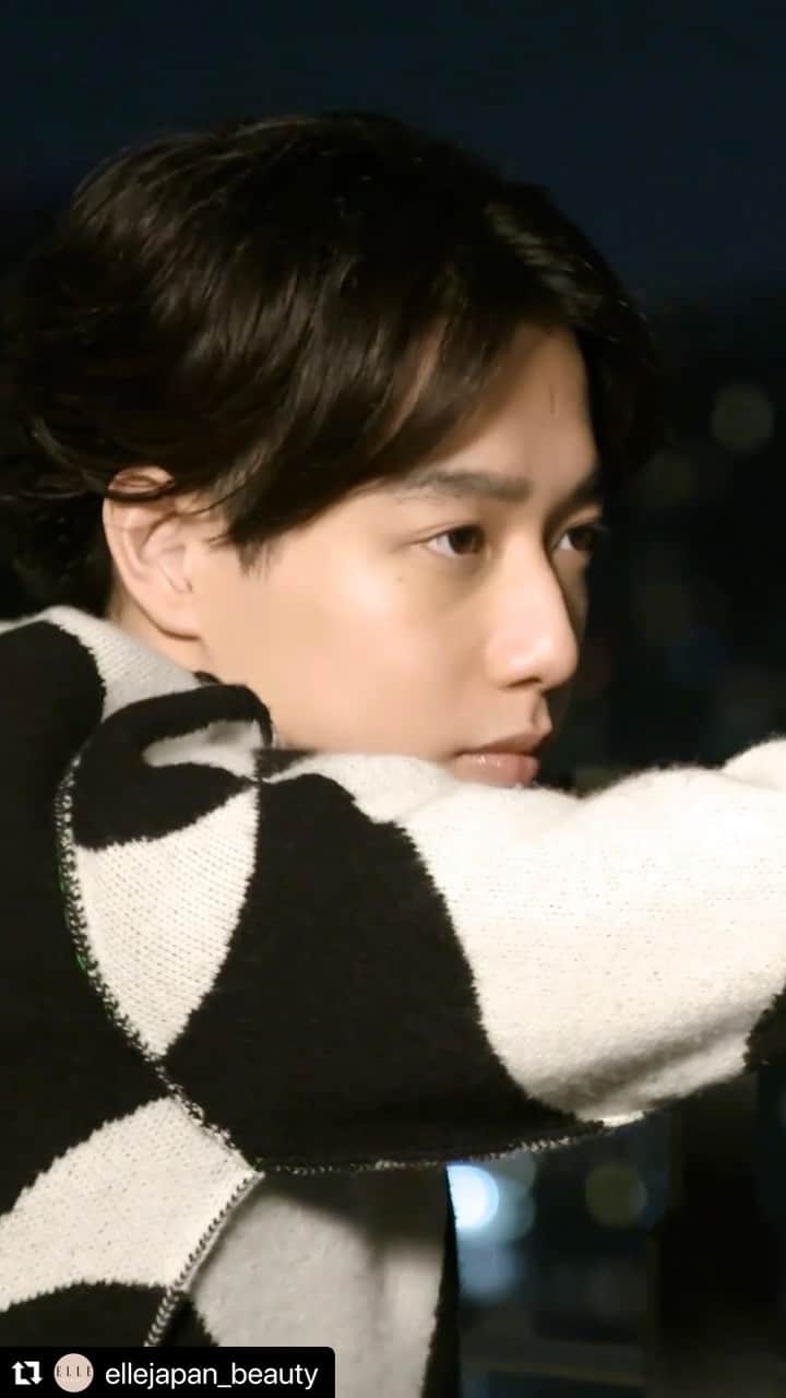 のインスタグラム：「#repost #ellejapan  #nightroutine   【歌舞伎役者・片岡千之助のナイトルーティン】メンズセレブのナイトルーティンに密着する人気動画シリーズ「Night Routine With」🌙✨  第四回目のゲストは、歌舞伎界のプリンス、片岡千之助さんが登場🖤  趣味の音楽からこだわりの香り、お酒のたしなみ方、楽屋の必需品、スキンケアルーティンまで接近。歌舞伎役者の顔から、22歳のプライベートな素顔に変わる密着動画は必見です😉❣️  詳しくは動画をチェックして✔︎ ⁡ 🔗https://youtu.be/A5enS2ik7Ac」