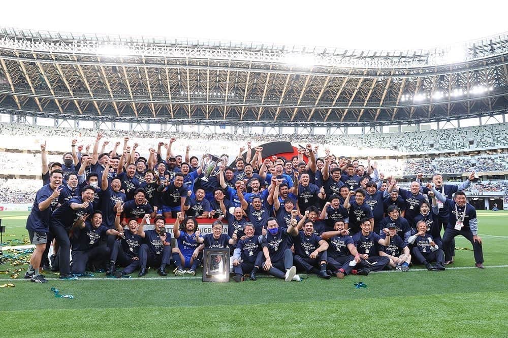 山沢拓也のインスタグラム：「League One 優勝🏆 最高でした😊  たくさんの人達に支えてもらってることをすごく実感しました。応援ありがとうございました🙏 #埼玉パナソニックワイルドナイツ #熊谷 #地元」