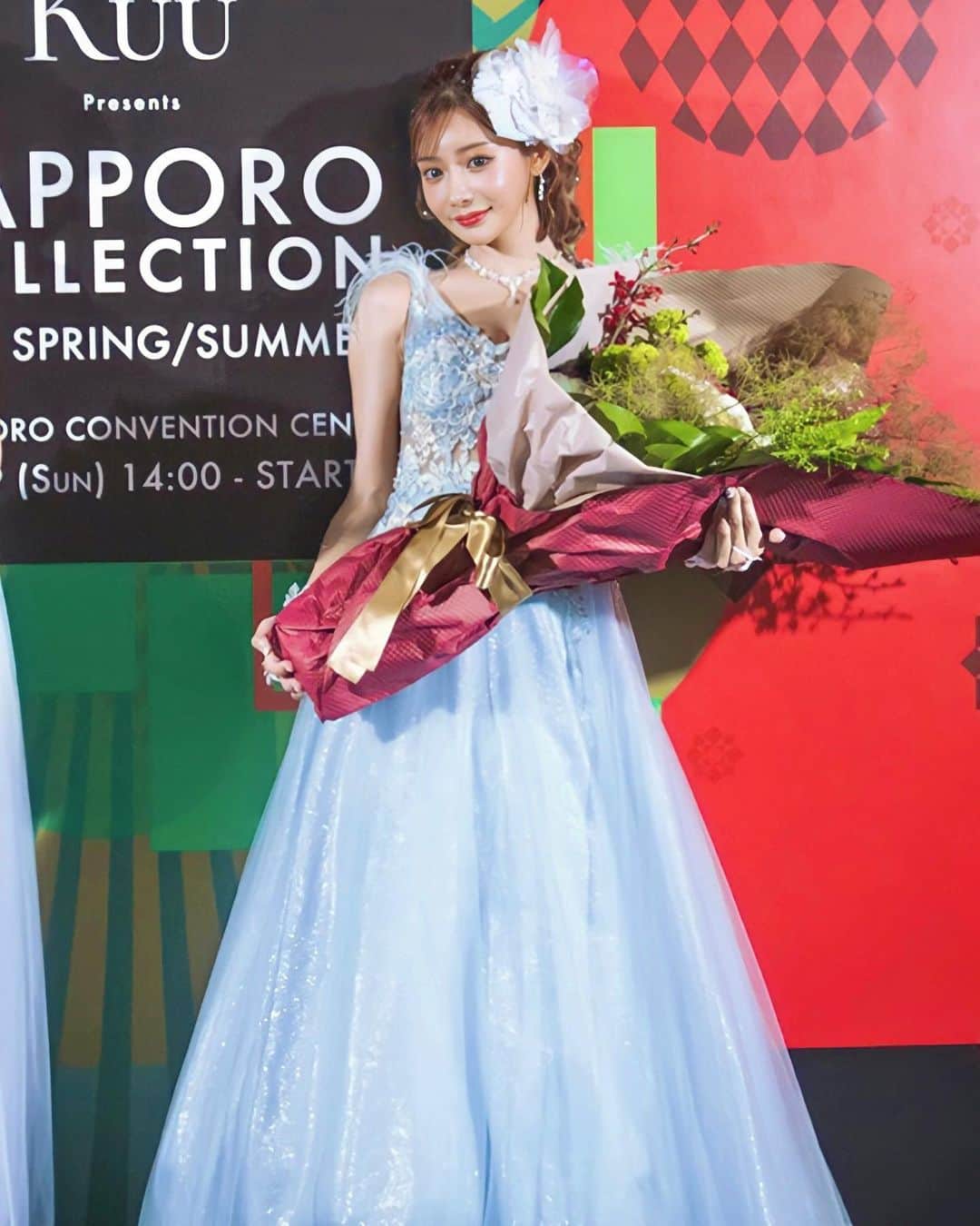 明日花キララのインスタグラム：「とても素敵な衣装とステージでした👸🏼 ラスボスとか小林幸子さんとか発光人間とか言われて嬉しいです。 #褒め言葉だよね？ #札幌コレクション」