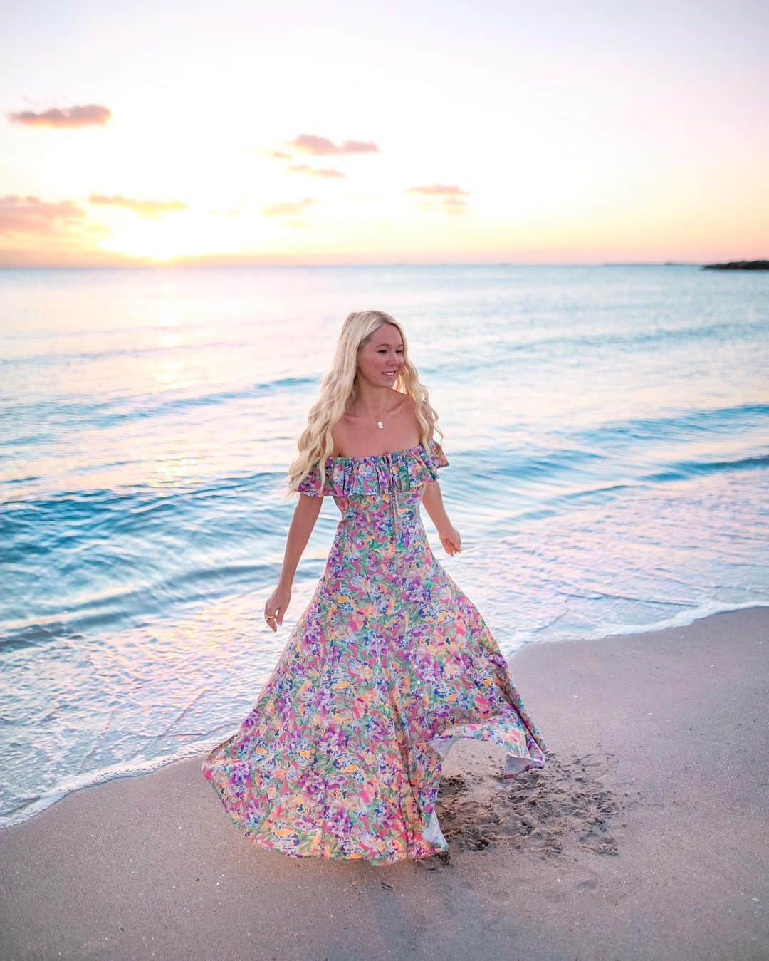 のインスタグラム：「Cherishing this simple moment of calm sunset bliss ✨  Outfit details via the link in my bio 💕  📸 @bobbybense   #spell #spellandthegypsycollective #boho #bohostyle #bohemian #bohemianstyle #perthblogger #ootd #style #styleblogger #styleblog #seeperth #sunset_pics #travelcommunity #seeaustralia #sofreo #visitfremantle #dress #maxidress #bohodress #liketkit」