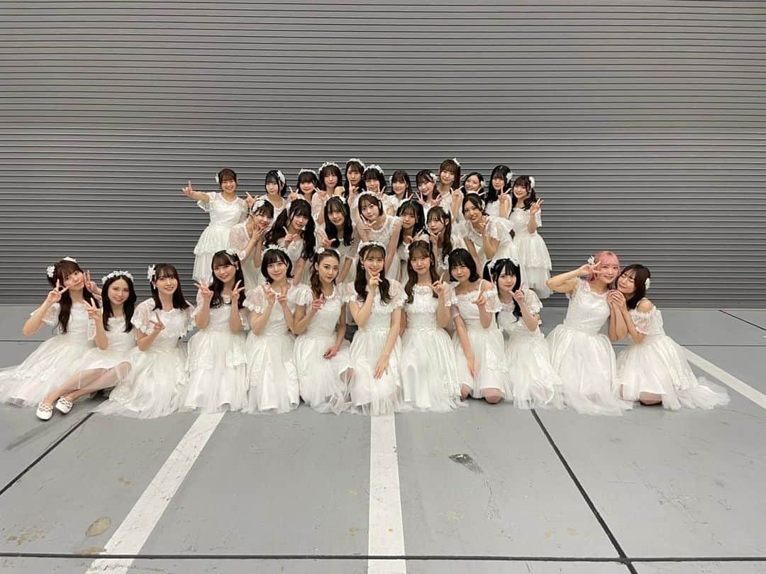 小澤愛実さんのインスタグラム写真 - (小澤愛実Instagram)「⁡ ⁡ ⁡ 2022.5.29 @東京ガーデンシアター ⁡ ラストコンサートあっという間に終わってしまいました、、 ⁡ 最後にあんなに素敵な景色を見せて頂いて、素敵な衣装を身にまとい、ステージに立たせて頂けて… アイドルを目指した理由全てが詰まっていました。 ⁡ すごくすごく幸せでした。 ⁡ ペンライト綺麗だったなあ……自分のグッズを見つけた瞬間も嬉しかったな。。😿 ⁡ あと1日、噛み締めたいと思います！！ 一緒にラスアイ完走しようね ⁡ ⁡ #ラストアイドル #アイドル #idol #Japaneseidol  #japanesegirl #followme #Instagood #Instalike #팔로미 #팔로우미 #좋아요 #衣装」5月31日 0時38分 - aimin0409