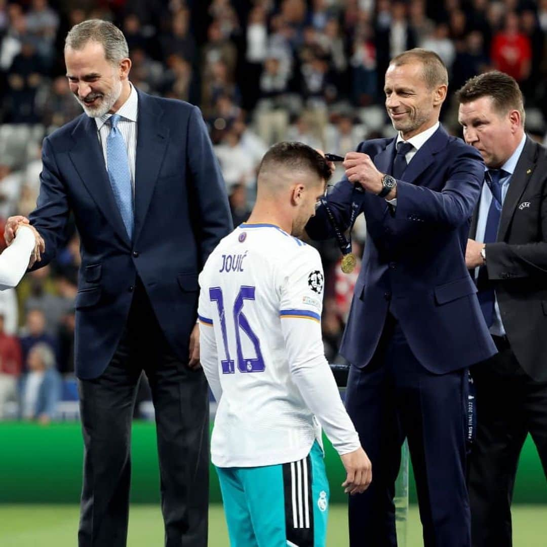 ルカ・ヨヴィッチさんのインスタグラム写真 - (ルカ・ヨヴィッチInstagram)「🏆🏅HALA MADRID!!」5月31日 1時55分 - lukajovic