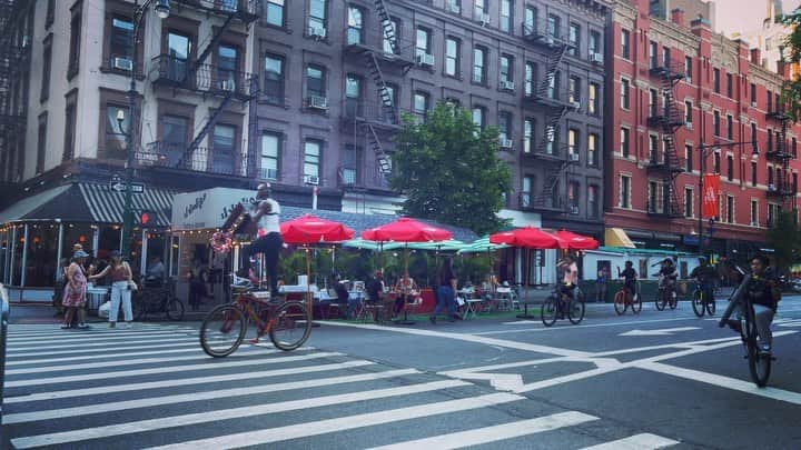 JULIEN D'YSのインスタグラム：「Bike 🚴 gang ,#rodeo coming down #colombus #memorialday #newyork 29.30 may 2022」