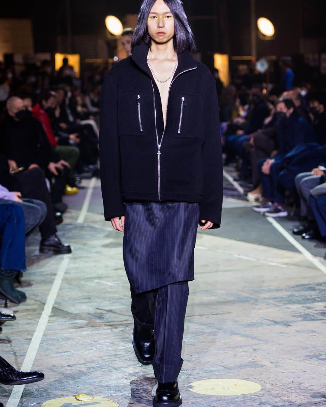 コスチュームナショナルのインスタグラム：「Laser cut jacket and a pinstripe skirt over pants, one urban way to be. #CapasaMilano #BeforeItStarts #CollectionZero #MFW」
