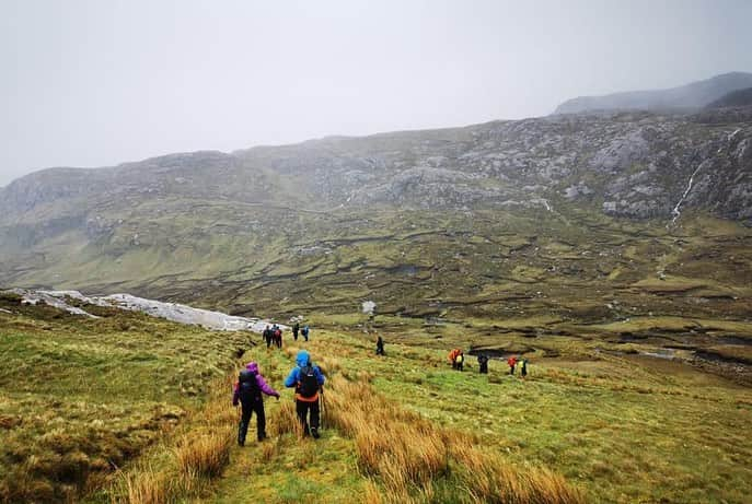 トビー・レグボさんのインスタグラム写真 - (トビー・レグボInstagram)「Made it! Here’s the Cape Wrath crew! Happy, exhausted and very very wet. The trek was a massive success! Many miles, hard going, some steep inclines and every weather imaginable (mainly the wet kinds). It was an absolute pleasure to share the hills with some very inspirational folks. The trip also fundraised over £300k for @wwf_uk! Woop woop! It’s never too late to share, donate, get involve, plan a trek, climb a big hill, get out into the wild, or start a conversation about conservation. Major thank you to @chooseachallenge for lending me actual trekking gear after all my stupid London clothes got soaked ❤️ #wwf #capewrath #conservation #nature」5月31日 4時57分 - tobyregbo