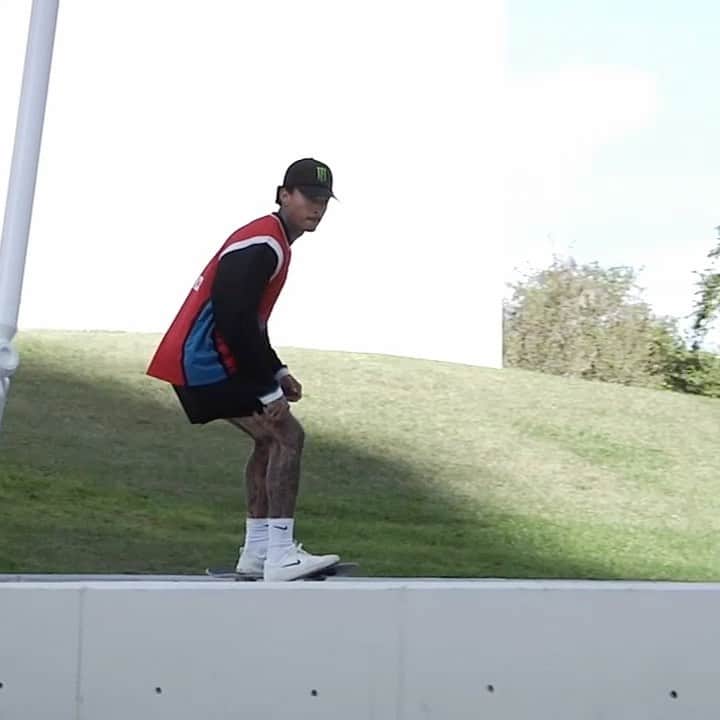 ナイジャ・ヒューストンのインスタグラム：「New footy dropped! Link in bio @disorder @disorder @disorder」