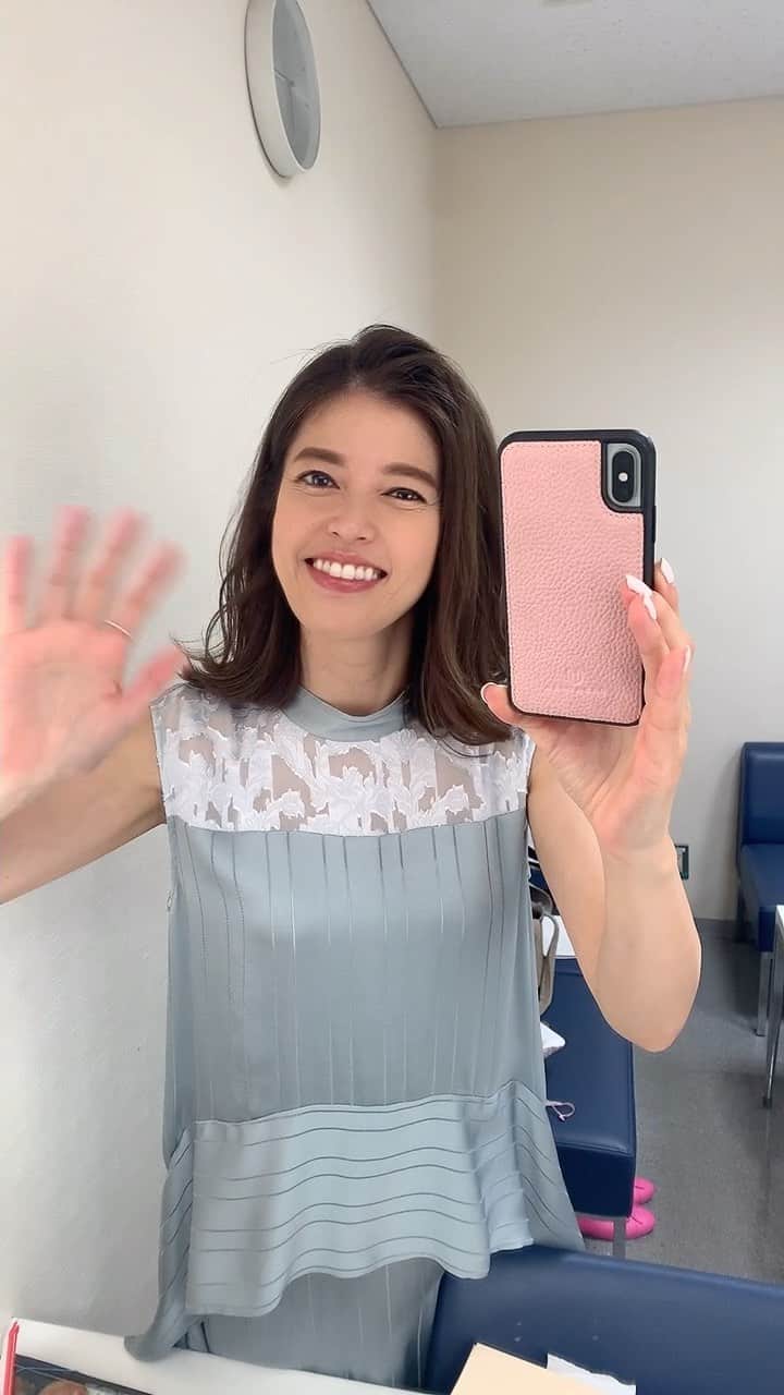 神田愛花さんのインスタグラム動画 - (神田愛花Instagram)「今日は楽屋のお弁当に、美味しそうな焼き鳥も🐓💕 とにかく楽しむ✨これが今日のお仕事の第一目標です☺️  #NYC #ニューヨーク #Barbie #バービー #pink #ピンク #フジテレビ #楽屋のお弁当リポート #神田愛花」5月31日 19時24分 - aikakanda