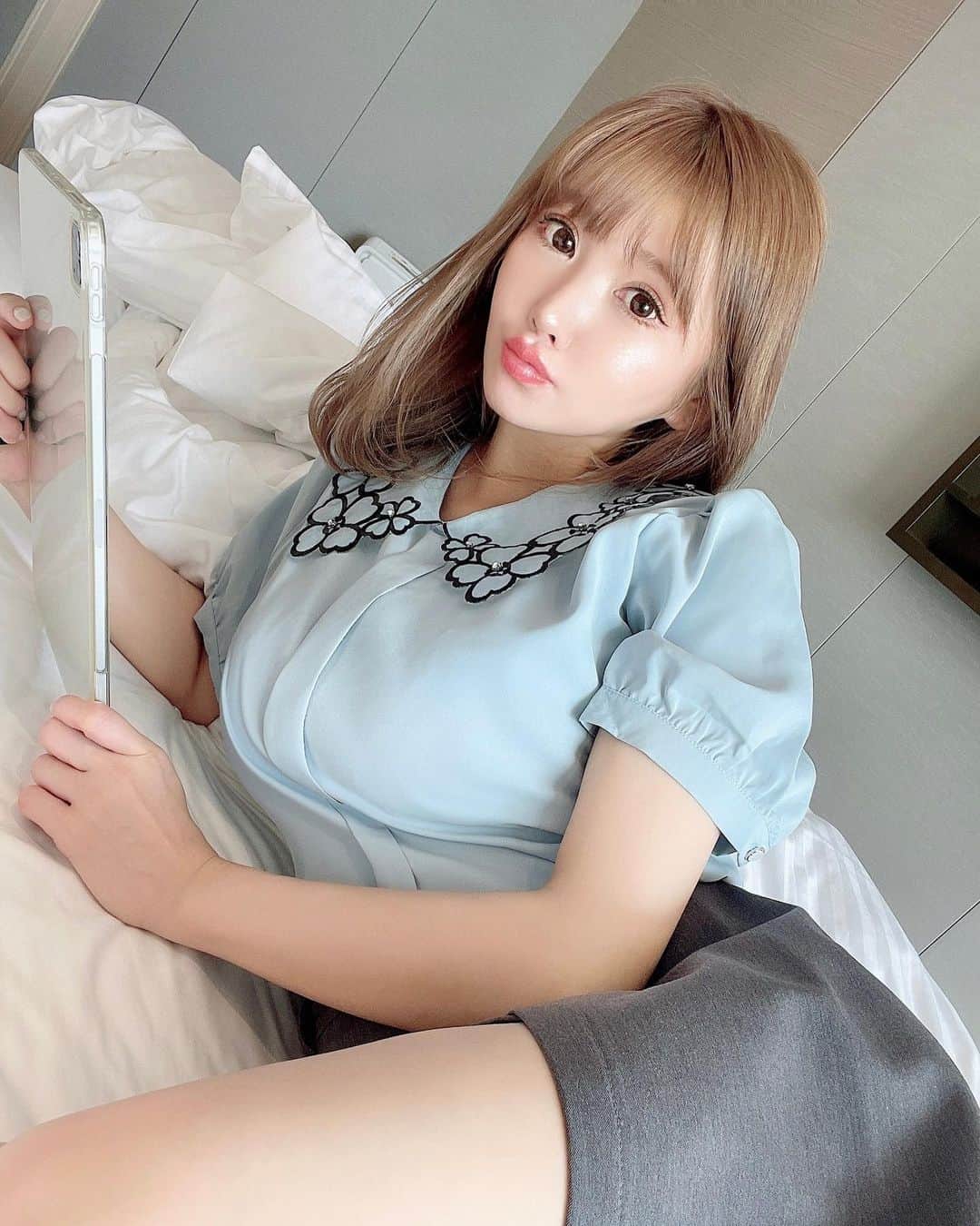 佐崎きさきのインスタグラム：「. . こんにちは〜🐰💭💌 明日からファンサイトを 新しくします🐑🌷🌷🤍 . 皆様にドキドキワクワクや特別を 沢山届けたいです♡🤍💌🥰 . 明日の20時に告知します〜✨✨ よろしくお願いします〜☺️❣️ . . .  #腹筋 #肌肉 #腹肌 #照片 #性感內衣  #性感睡衣 #減脂 #training  #fitness  #トレーニング #ファッション #운동 #사진 #미용」