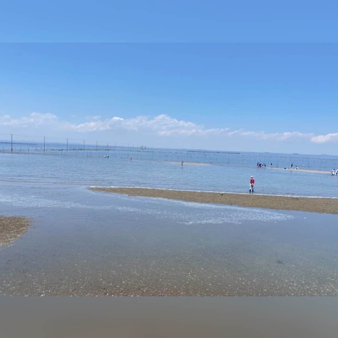 のインスタグラム：「Went clamming with @uedakana69 ☀️✨🏝Soooooooo SUMMER☀️✨🏝」