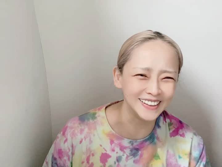 大谷雅恵のインスタグラム：「個展開催に向けてのクラウドファイティンが本日23:59:59までです🥹  更なるスーパーゴールを目指します！  #クラウドファンディング最終日」