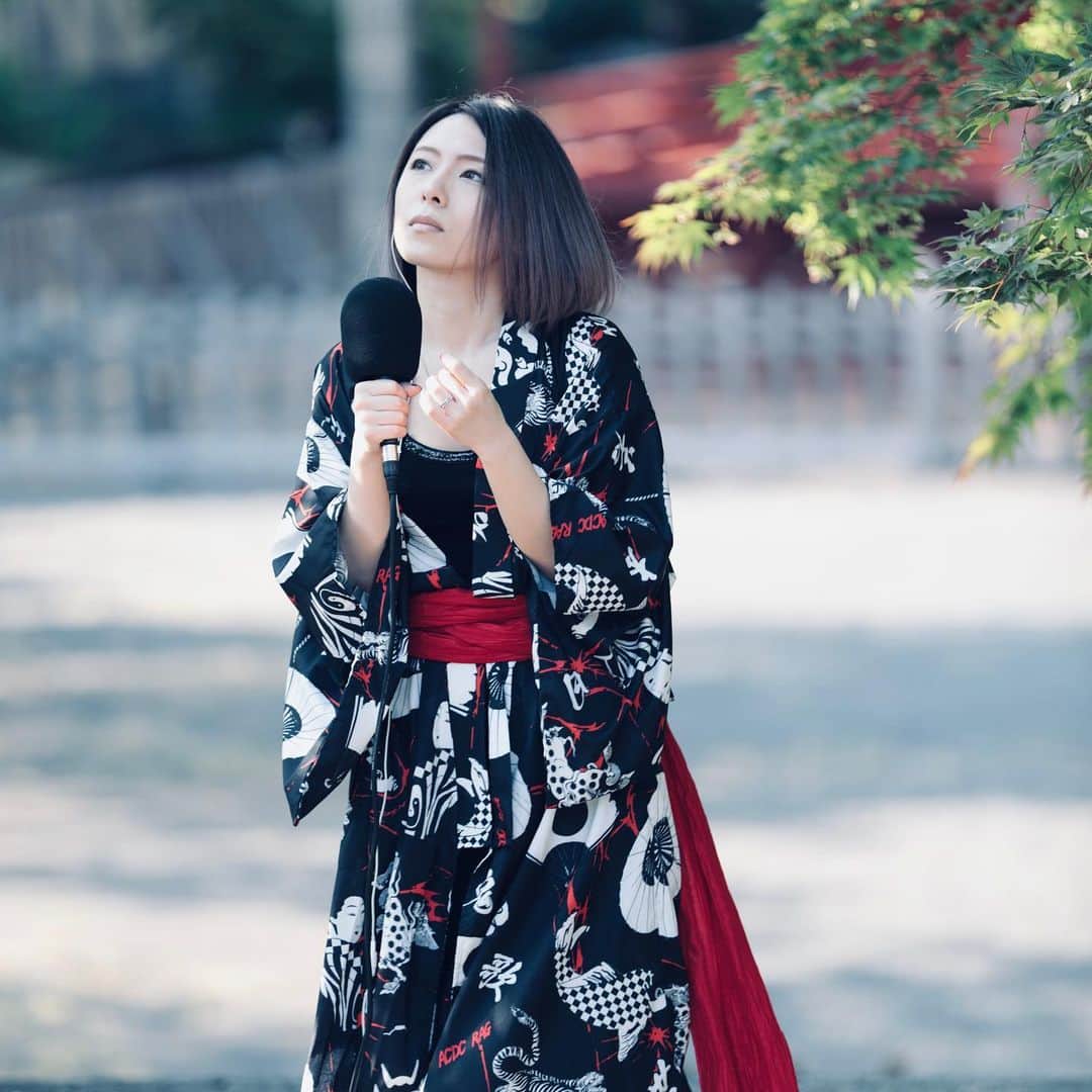 のインスタグラム：「花は散りゆく 誰にも知られずに   #photo #hinatube #和 #日本 #japan #恋時雨 #弘前 #五重塔 #神社  #青森」