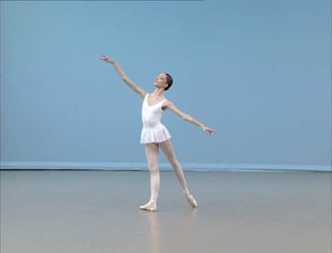ドロテ・ジルベールのインスタグラム：「Souvenirs de mes 16 ans. Concours d’entrée interne et externe à l’Opéra de Paris.  « Faust », variation de Cléopâtre Chorégraphie de Léo Staats  Musique de Charles Gounod」