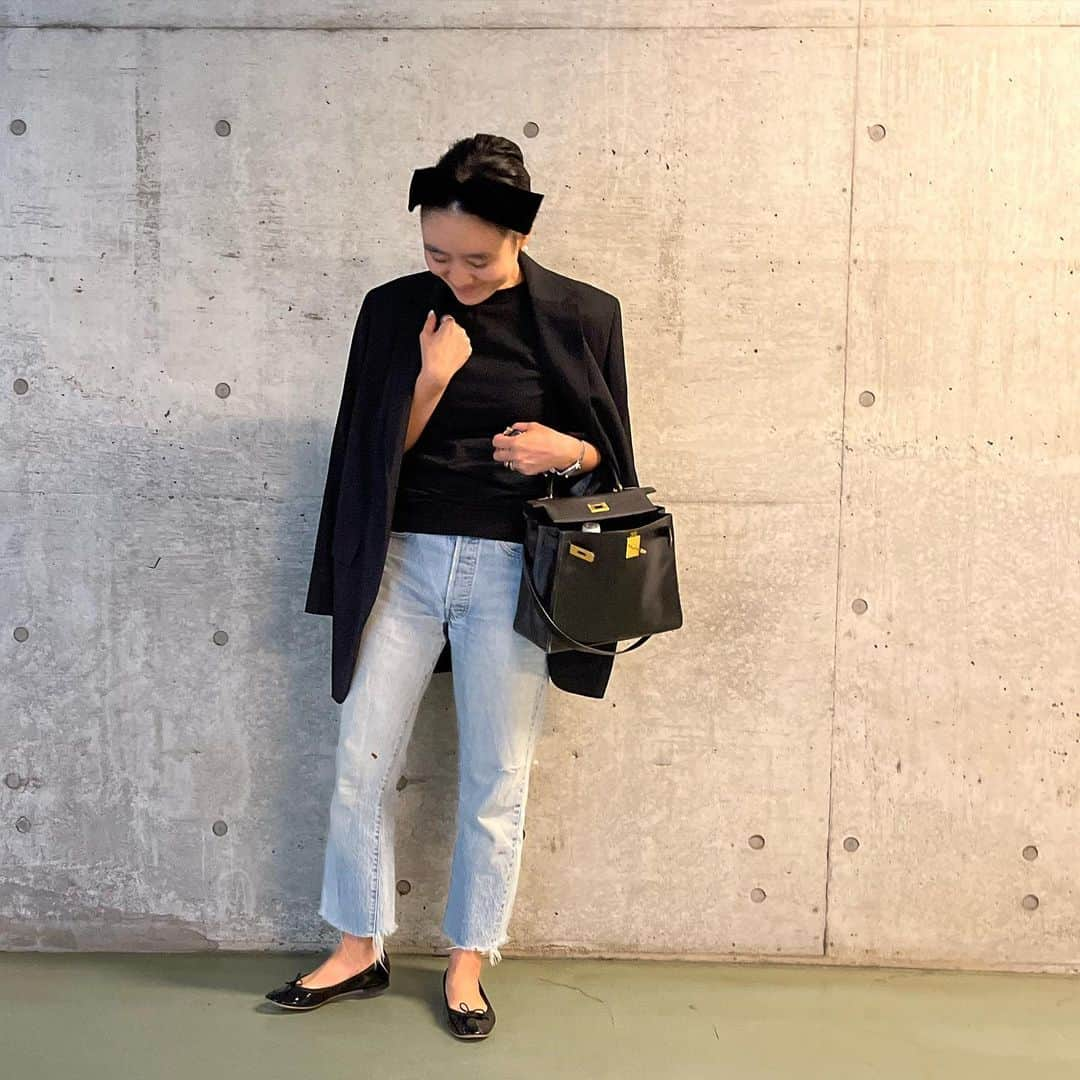 金子綾さんのインスタグラム写真 - (金子綾Instagram)「today's... #ootd  #akcloset   @veryweb.jp 児童館に お招き頂いた今日。 可愛い赤ちゃんやら画面越しに皆様と 対面でき、とても良い時間でした。 ありがとうございました♡」5月31日 20時56分 - ayaaa0707