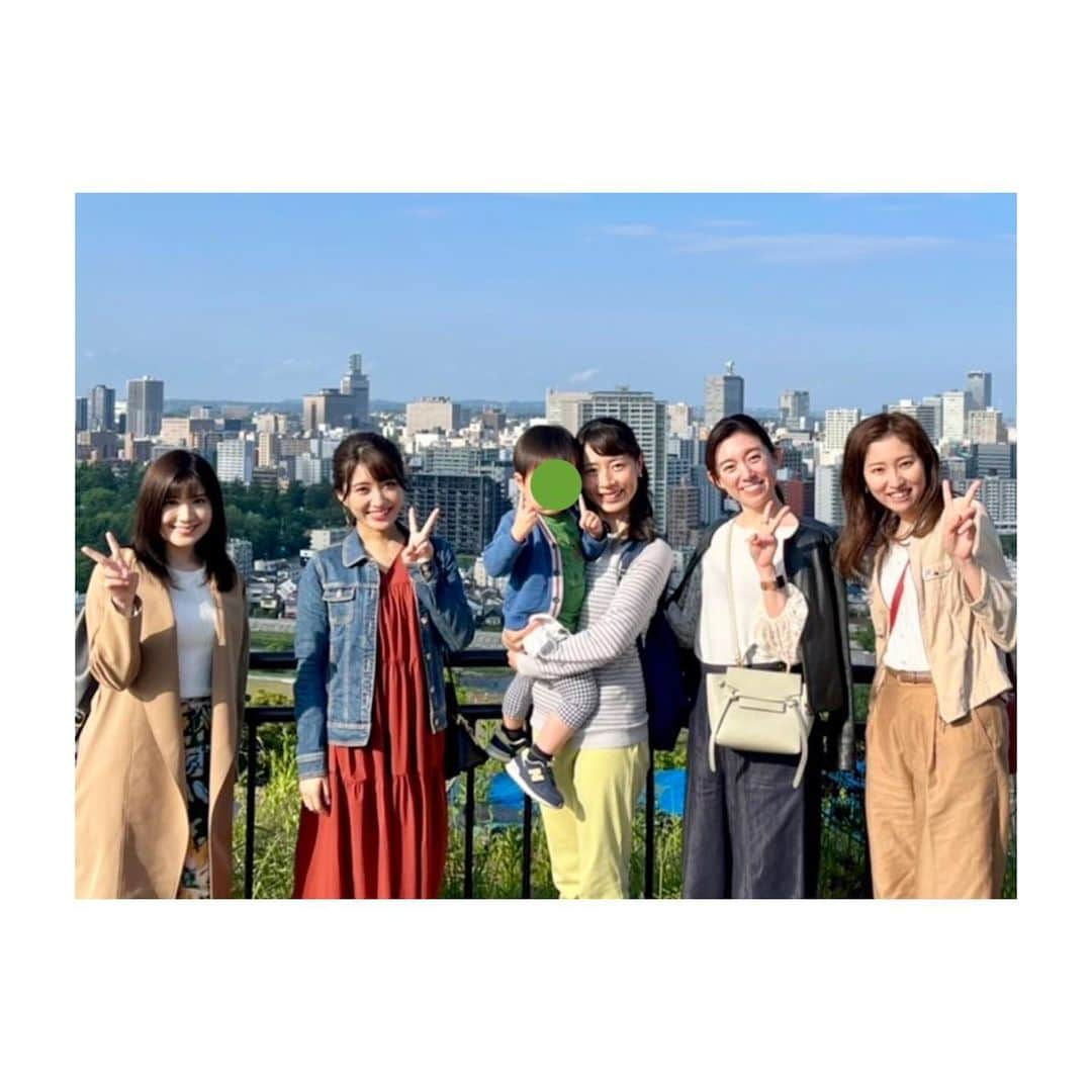 久保井朝美さんのインスタグラム写真 - (久保井朝美Instagram)「🏯 女子旅で仙台城🍀  偶然同期が3人も 仙台に住んでいて みんなに会えました☺️  よく晴れていたので 仙台城の本丸跡からの 景色が気持ちよかった☀️ 杜の都ですね🌲🌳  お城は私たっての希望です❤️  仙台城といえば石垣🌟 久保井プレゼンツ 石垣ツアーをしました😊  私のマニアックに 付き合ってくれて どうもありがとう🥹❤️  #仙台旅行 #女子旅行 #子連れ旅 #仙台城 #青葉城 #杜の都 #伊達政宗 #日本100名城 #城ガール #偏愛 #城好きな人と繋がりたい #みんなピース 😂」5月31日 22時31分 - asami_k920