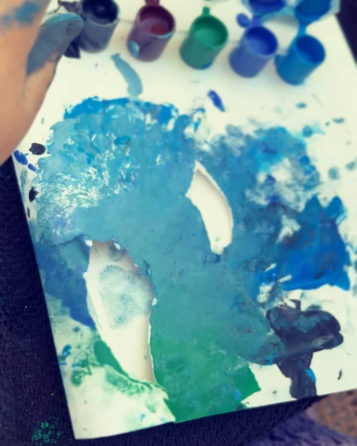 ノーマン・リーダスのインスタグラム：「🦒🦒🦒🦒. ..🐌」