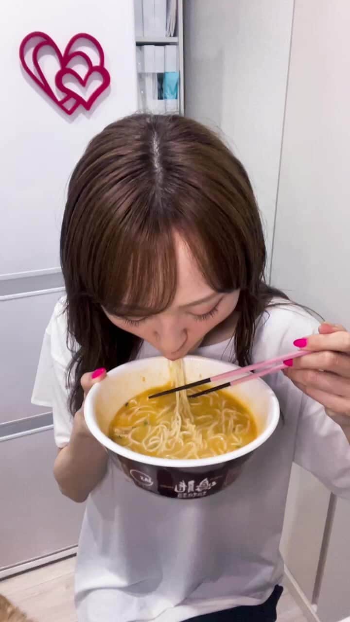 西村紗也香のインスタグラム：「生理前の夜中ご飯ライブ♡ 過食してた時の克服のポイントやベジタブルファーストの概念など…色々お話ししました♡ . #ダイエット #ダイエット方法 #ダイエット記録 #食べて痩せる」