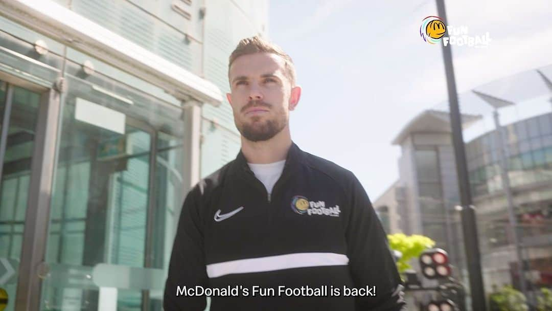 ジョーダン・ヘンダーソンのインスタグラム：「Football is all about having fun – and it was great to be reminded of that at my first @funfootballuk session. The smiles on these kids’ faces shows what it is all about.  Over the next four years @funfootballuk are giving one million children access to FREE football coaching - helping more kids than ever get access to the beautiful game.  #football #funfootball #grassroots #ad」