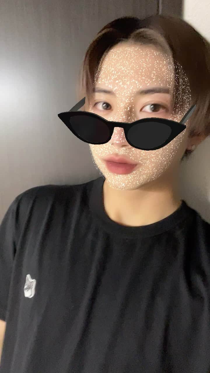 のインスタグラム：「サングラス🕶#fyp」