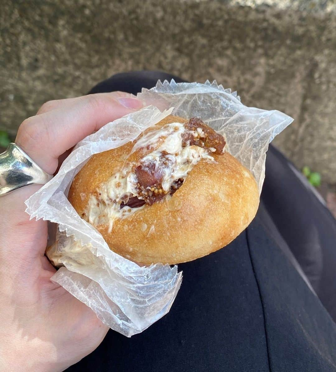 鎌田紫央のインスタグラム：「🫙🥨」