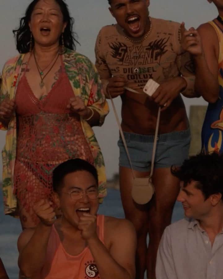 マーガレット・チョーのインスタグラム：「🛥 GET ON THE BOOOOOAT! Take a FREE round trip ferry to the Fire Island Pines THIS FRIDAY to celebrate the release of #FireIslandMovie, streaming only on @hulu」