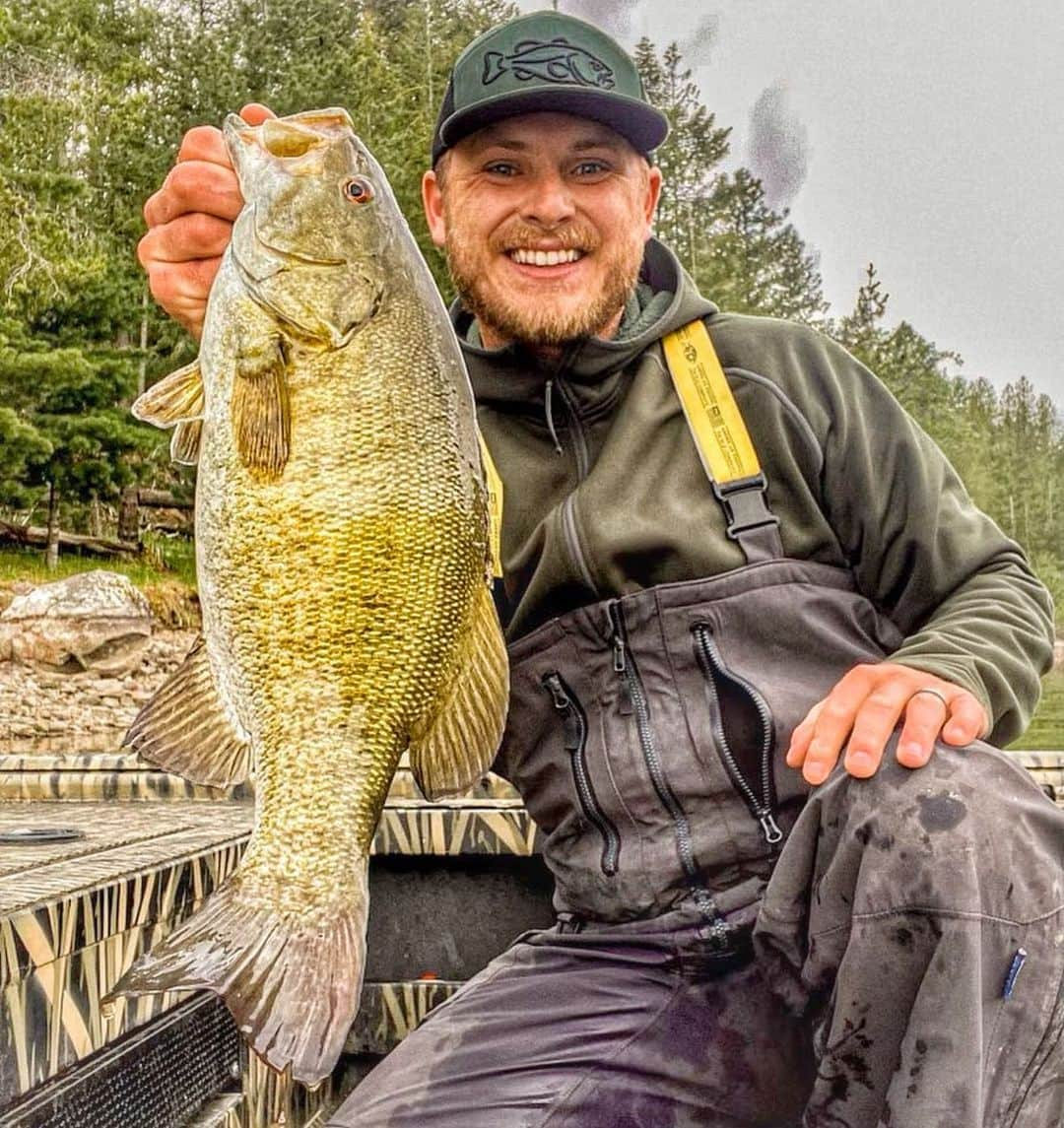 Filthy Anglers™のインスタグラム：「Beautiful smallie from @mathewpulliamfishing from this past week. Great catch buddy you are Certified Filthy www.filthyanglers.com #fishing #teamfilthy #filthyanglers #outdoors #outdoors #hunting #bassfishing #smallmouth」