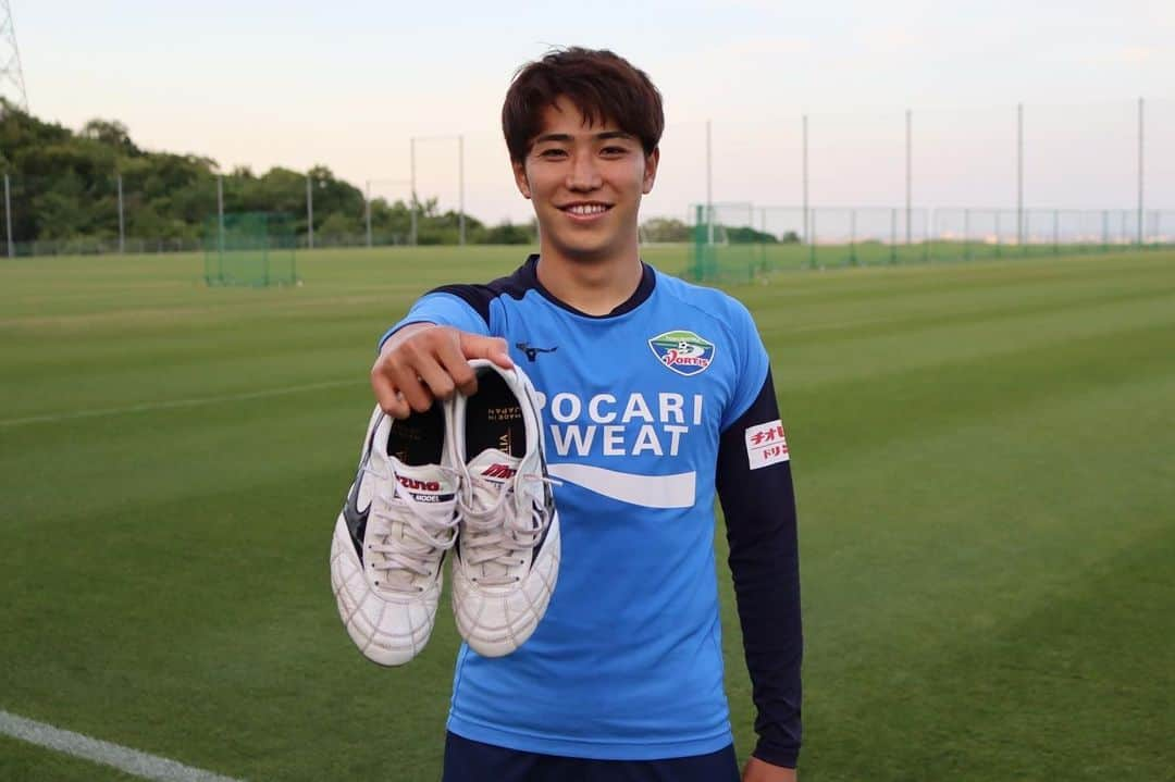 渡井理己のインスタグラム：「今日はモレリアの日！ いつもありがとう😊 これからも共に。  #mizunofootball  #ミズノフットボール #モレリア  #徳島ヴォルティス」