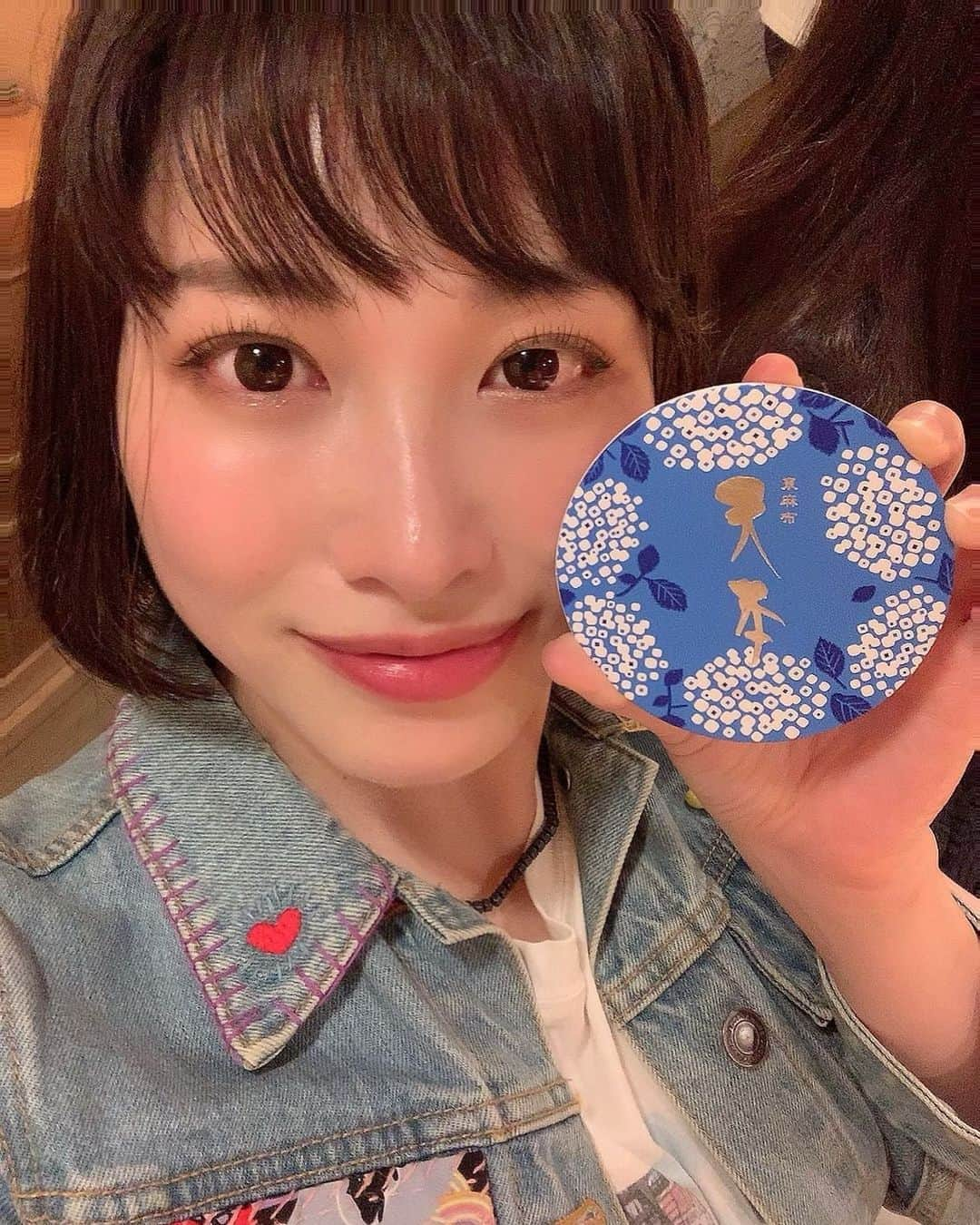 春原未来さんのインスタグラム写真 - (春原未来Instagram)「六月になりました。梅雨前にこんな暑いなら,梅雨明けはどうなっちゃうんだろう？🥲 紫陽花のデザインのコースター,可愛い💙たくさん飲んで,目がとろん🍶🍣  June has begun Coaster with hydrangea design, cute 💙 I drank a lot of sake 🍶🍣  #春原未来 #すのlog #東麻布天本 #天本正通 #6月スタート #今月も頑張ろう #東京鮨 #tokyosushi #ミシュランガイド #michelinstar」6月1日 11時48分 - sunohara_miki