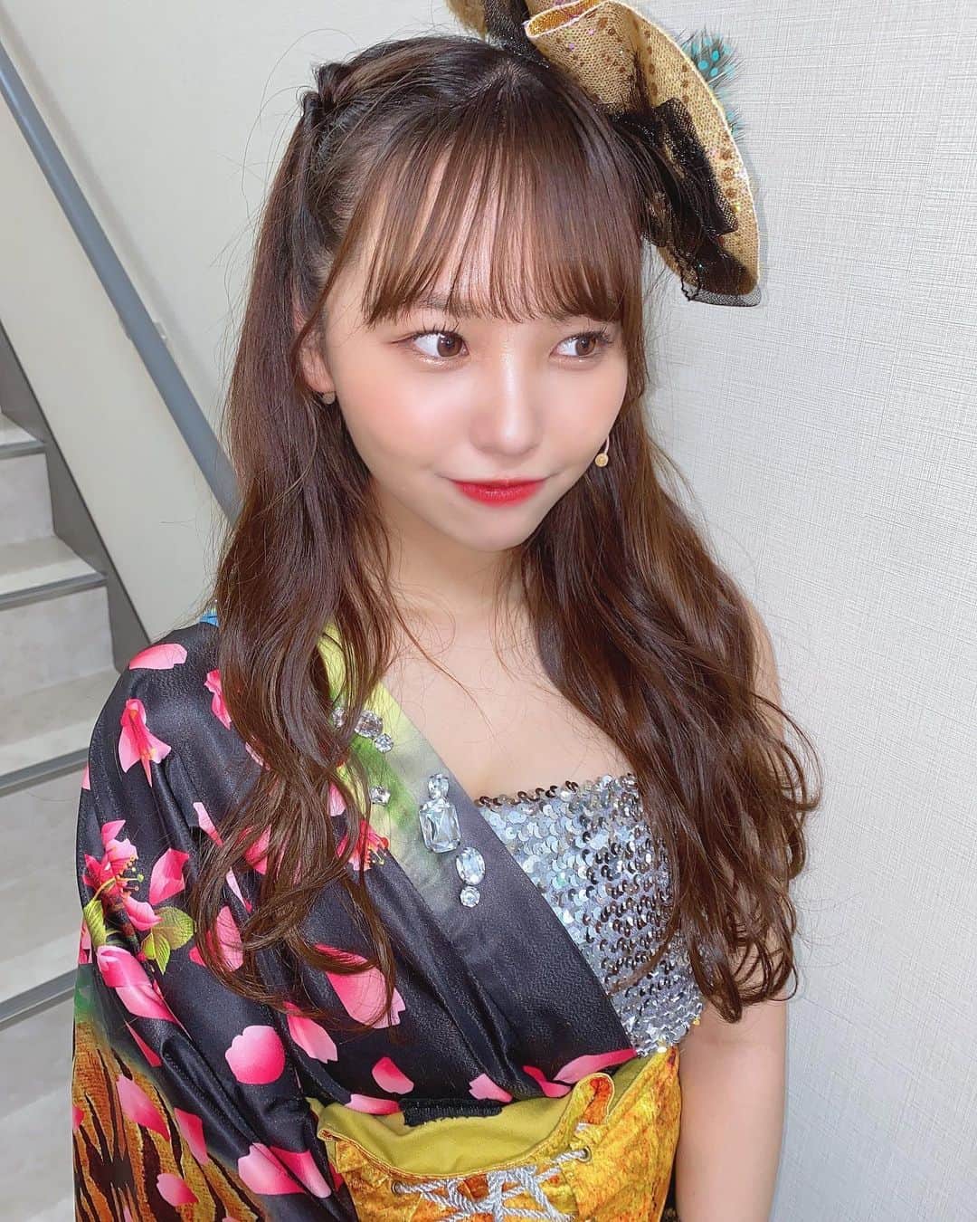 本郷柚巴のインスタグラム：「この衣装大好き🐯  #てっぺんとったんで  #カミオト」