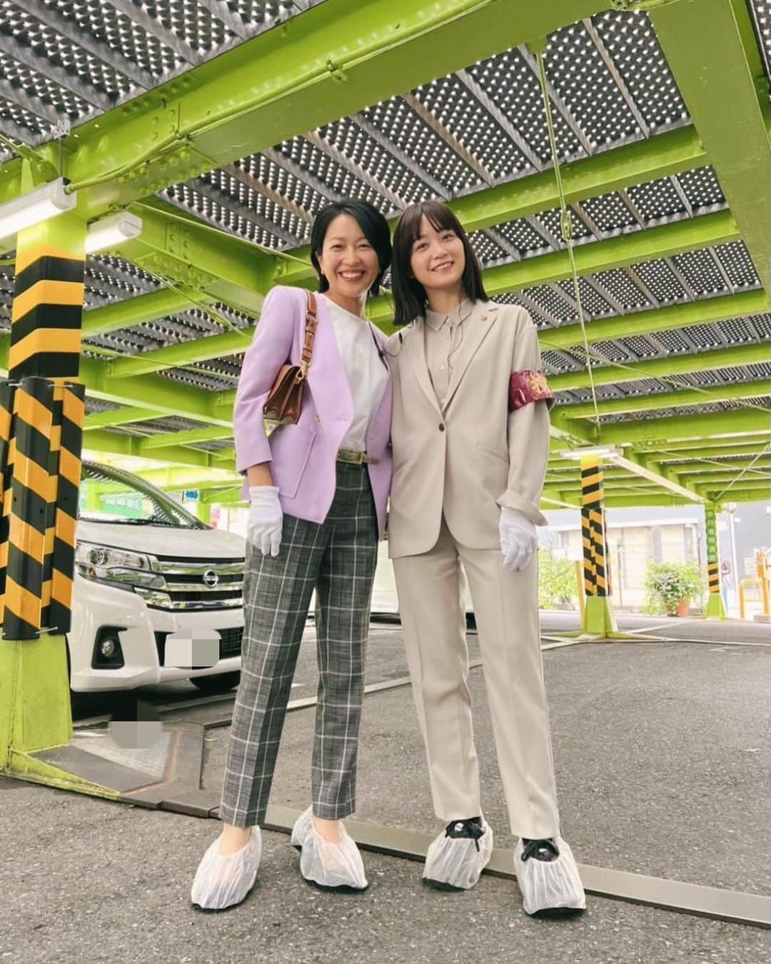 深川麻衣 のインスタグラム：「「特捜9」 今夜21時からです！ぜひ見てください✨ 優しくて、いつも大きな包容力で包んでくださる癒しの羽田さんと🧡👼」